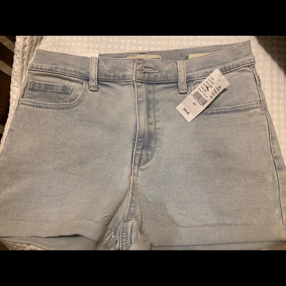 Woman’s shorts